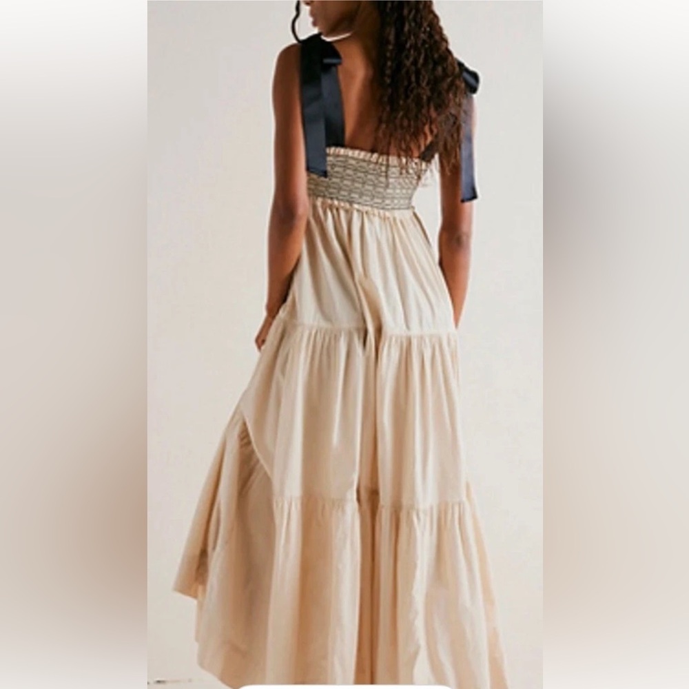 Free People Bluebell Maxi Dress Tiered Floral Smocked Top Tan Navy Combo - Picture 2 of 6
